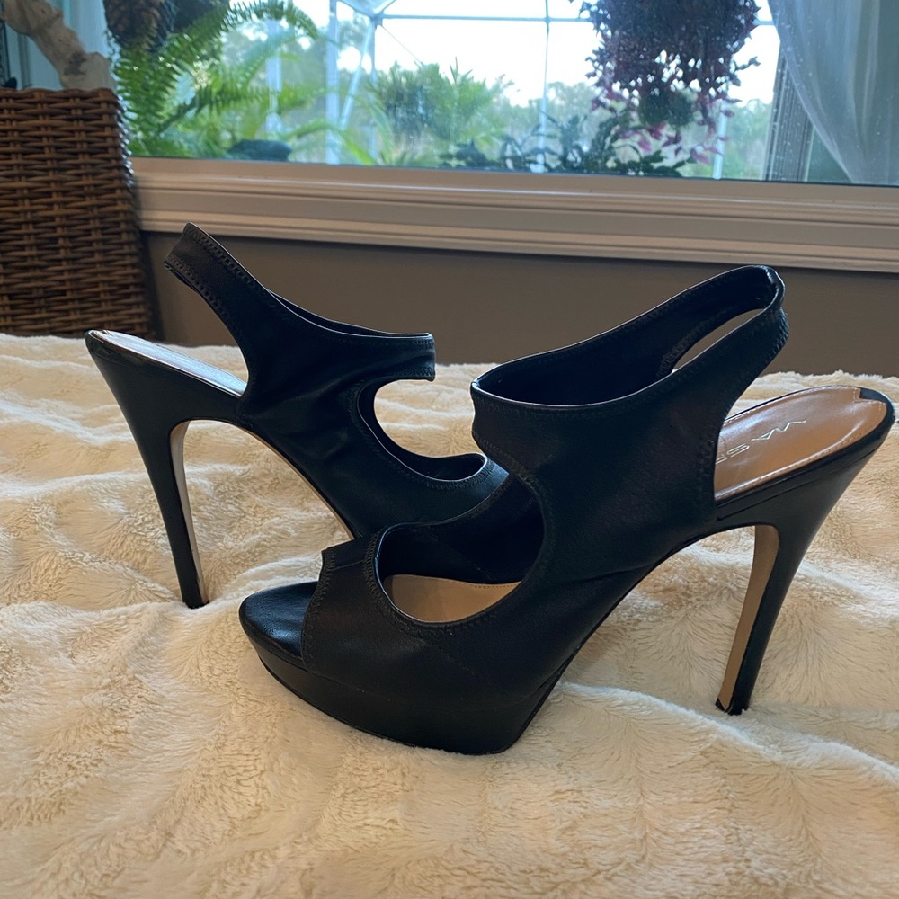VIA SPIGA Vero Cuoio Leather Peep Toe Heels